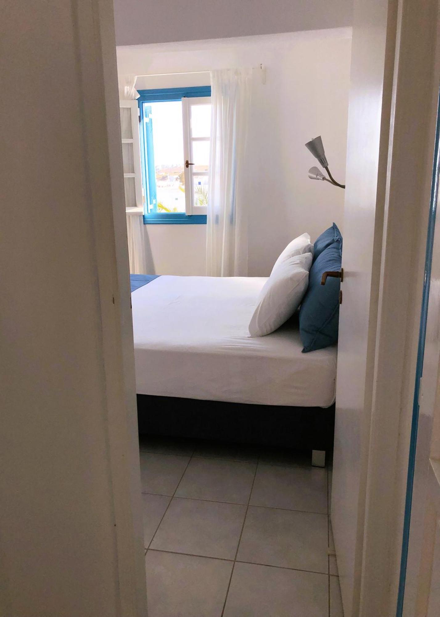 Meltemi Studios And Apartments Logaras Rom bilde