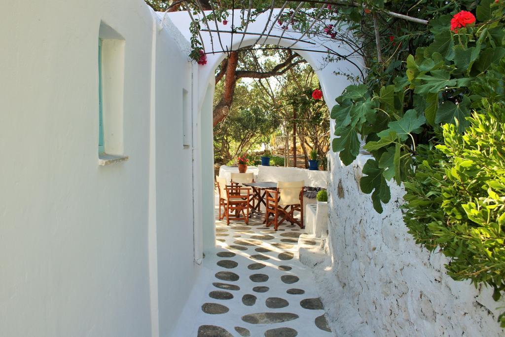 Meltemi Studios And Apartments Logaras Eksteriør bilde