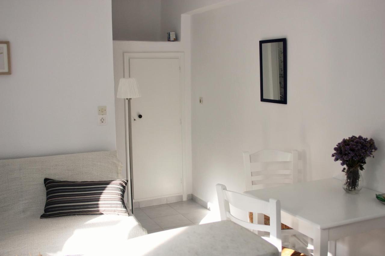 Meltemi Studios And Apartments Logaras Eksteriør bilde